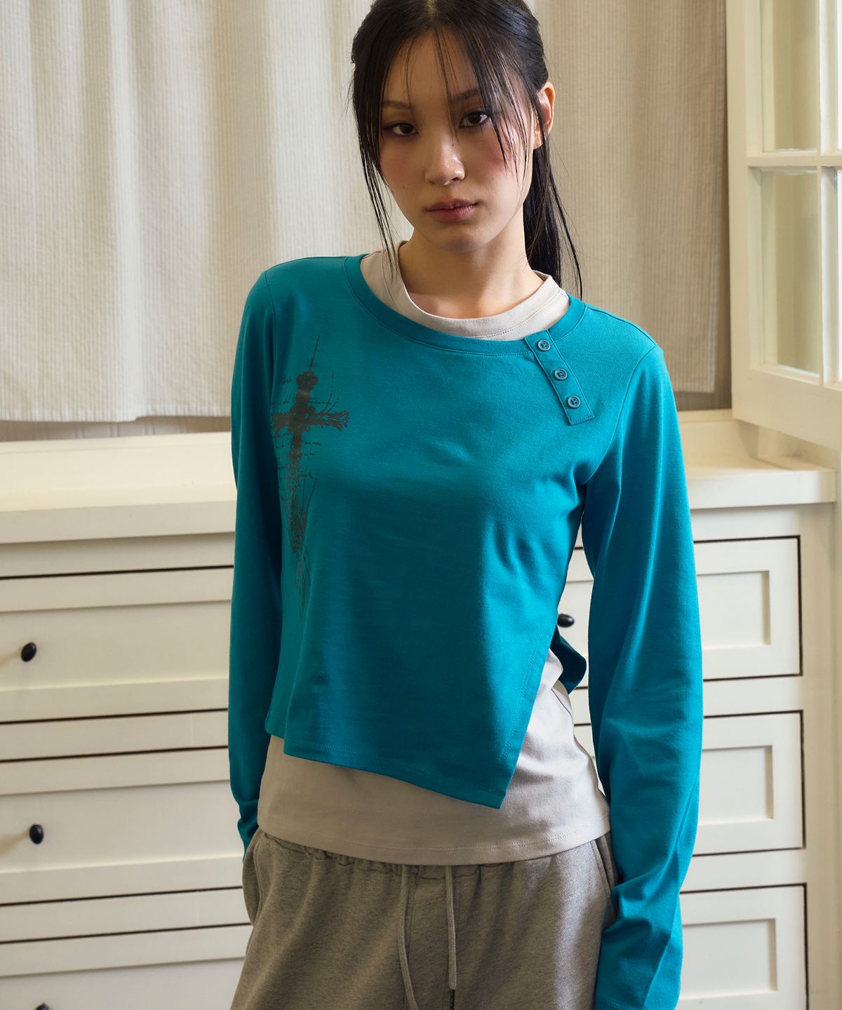 프렌다(PRENDA) CROSS SLIT LAYERED LONG SLEEVE AQUA BLUE