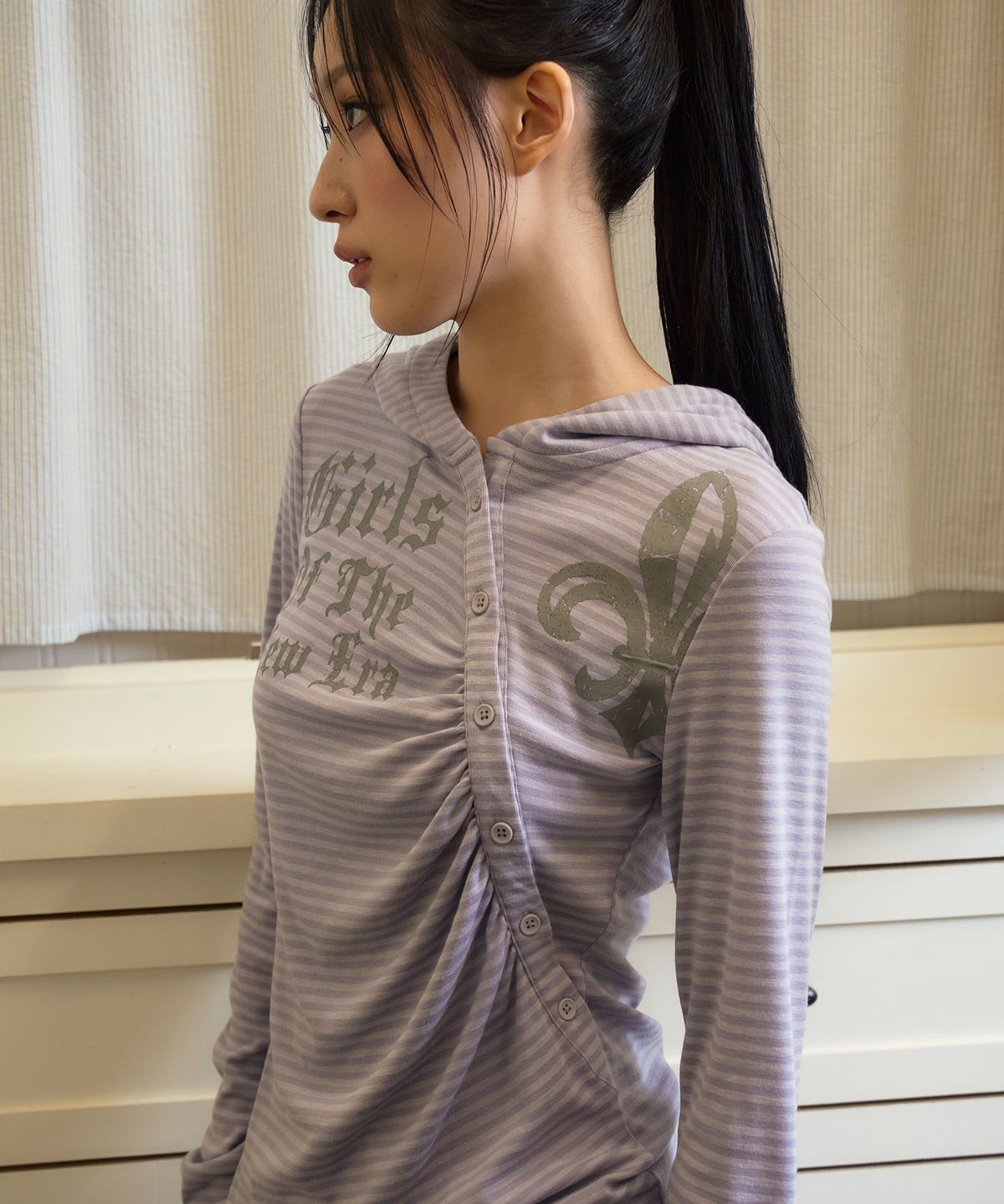 프렌다(PRENDA) HERALD GRAPHIC HOODED LONG SLEEVE LAVENDER