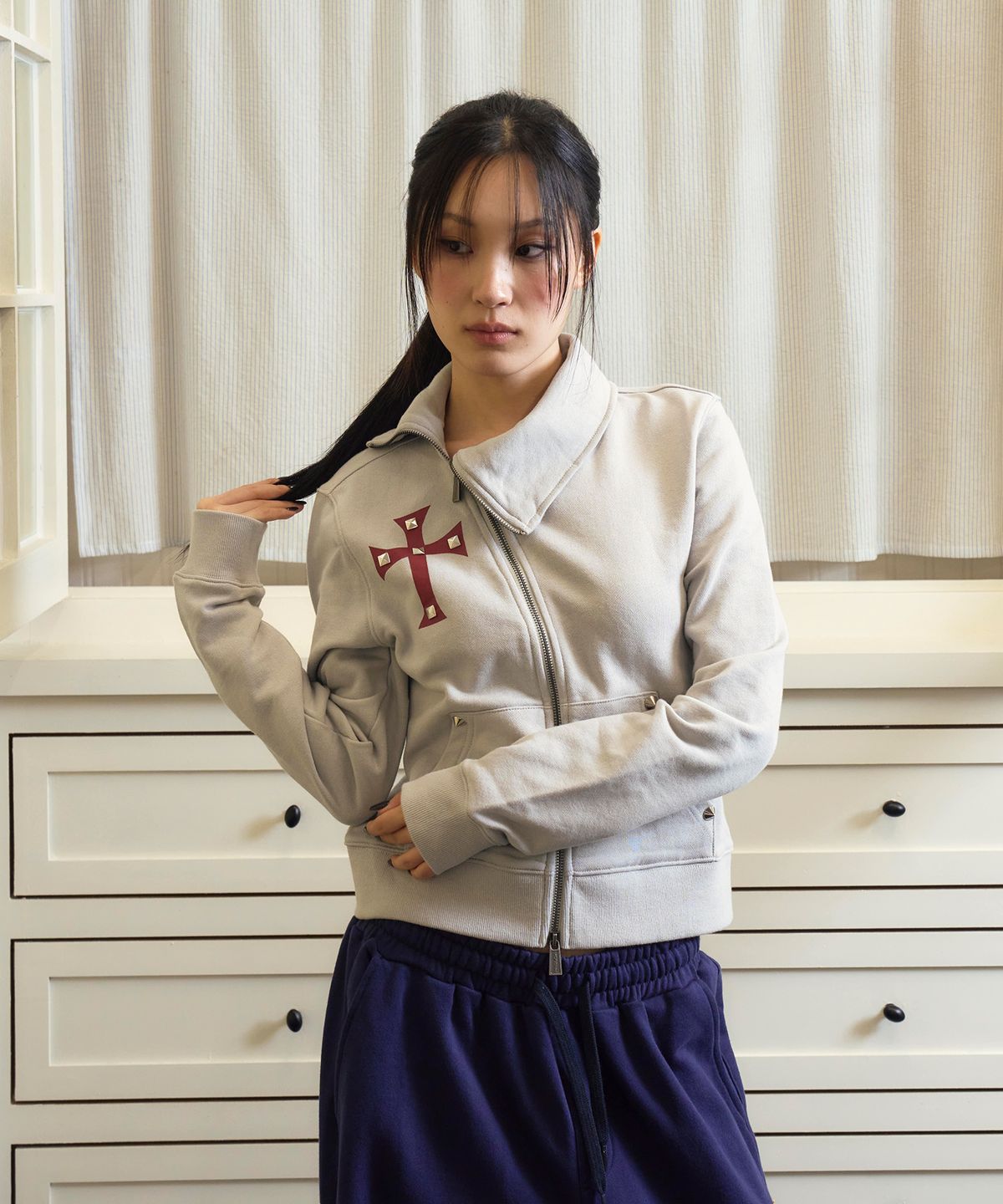 프렌다(PRENDA) STUD CROSS ZIP UP GRAY