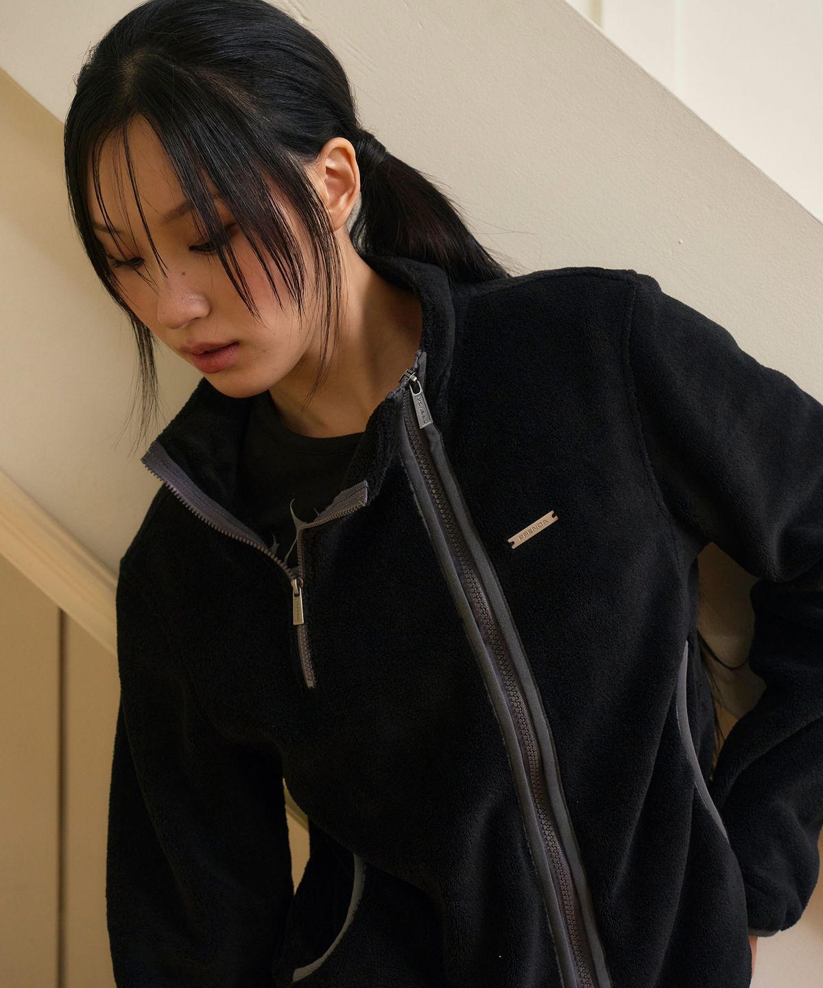 프렌다(PRENDA) ASYMMETRIC THERMAL SHELL FLEECE ZIP UP BLACK