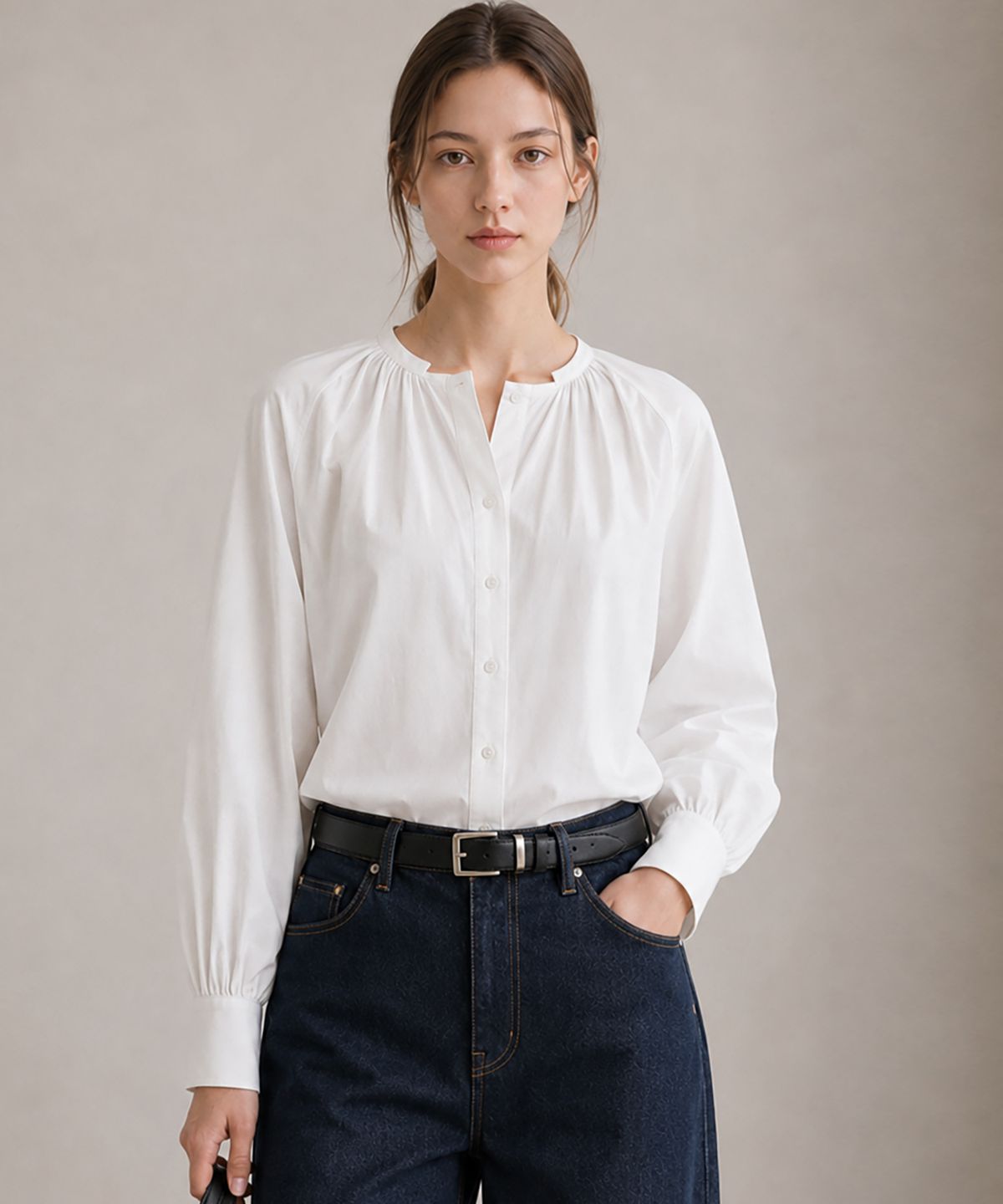 레이에(LEIE) 셔링 래글런 블라우스 (화이트)