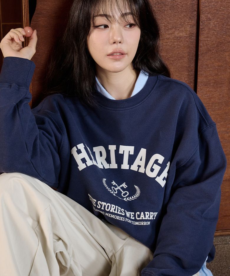 헤리티지 로고 스웨트셔츠_네이비