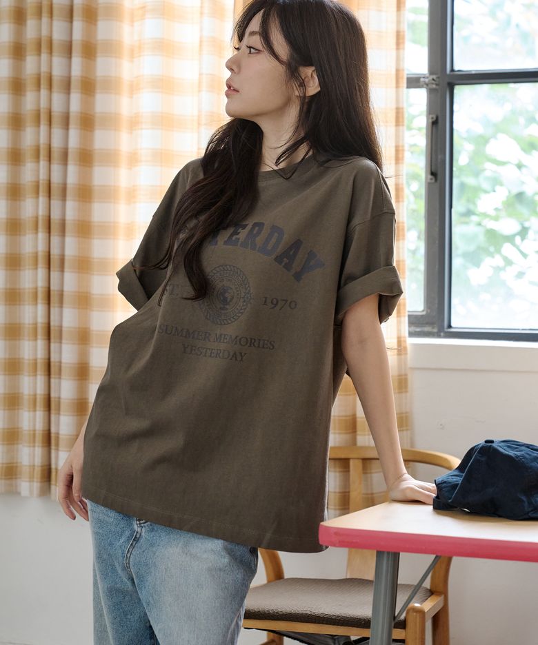 예스터데이 로고 티셔츠_카키
