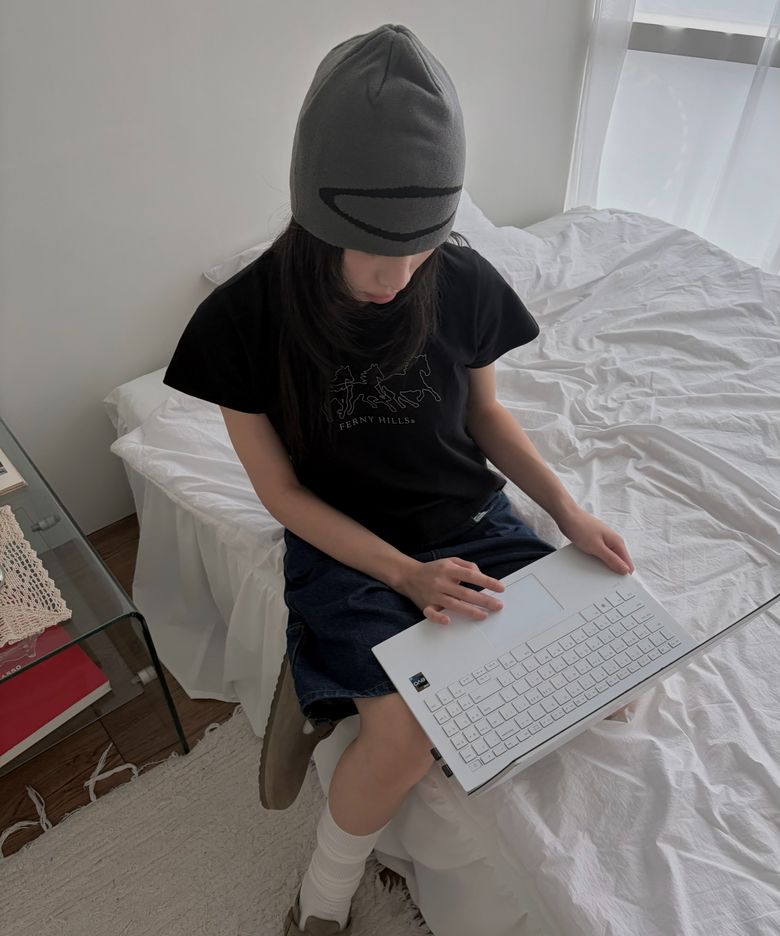 쓰리 홀스 반팔 티셔츠 블랙