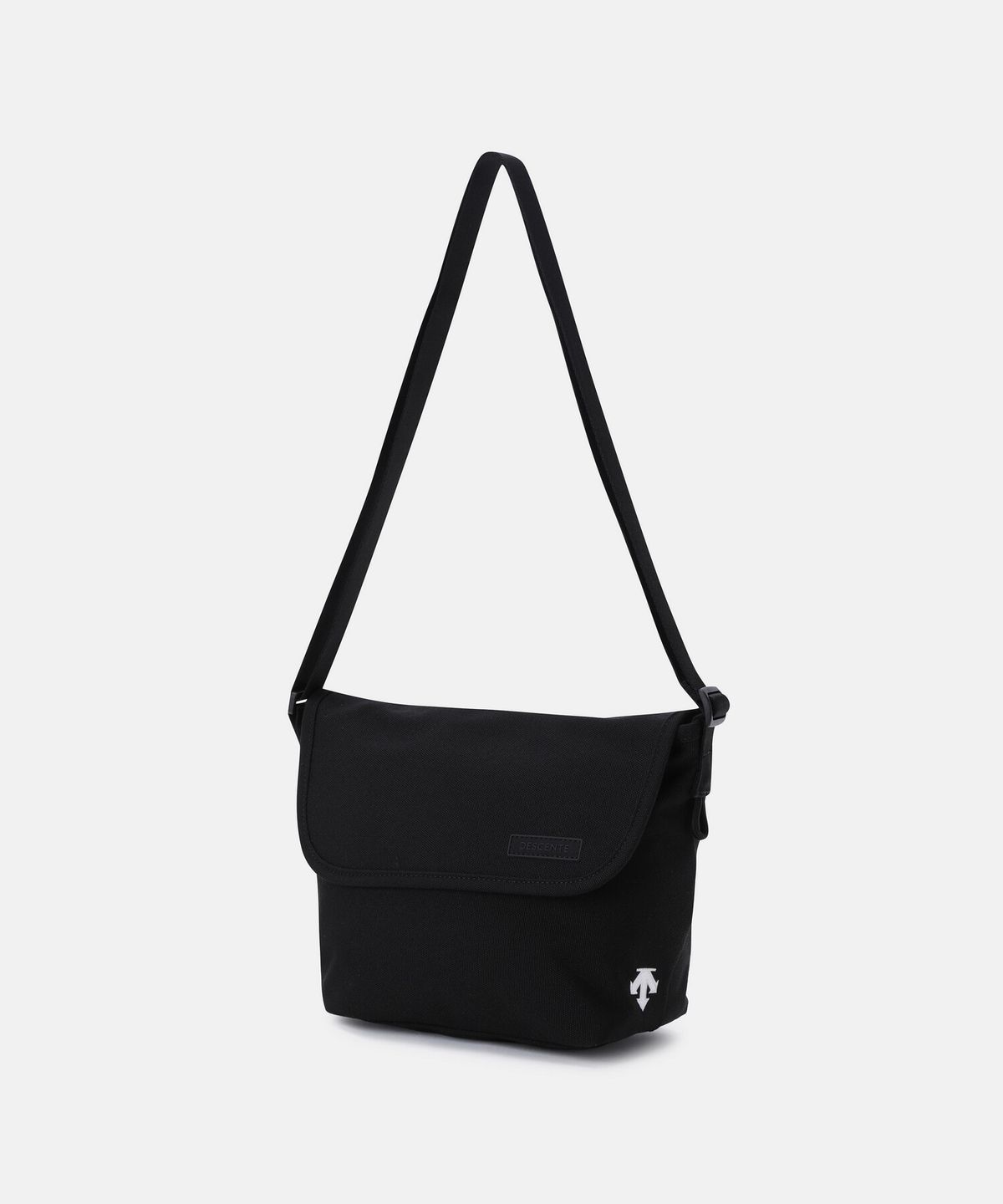 데상트(DESCENTE) 경량 미니 메신저백 블랙 SR323UBG7E