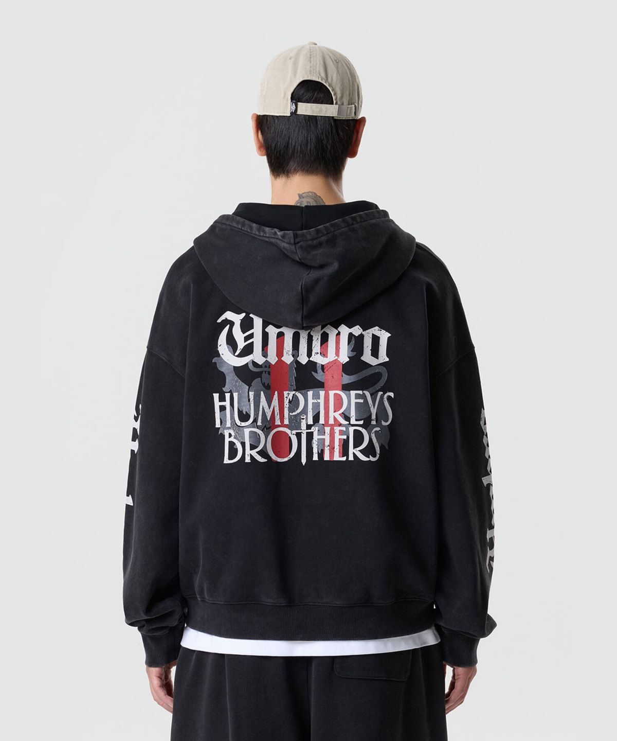엄브로(UMBRO) DISTRICT11 빅레터링 후드 집업 블랙 UR321CFT99
