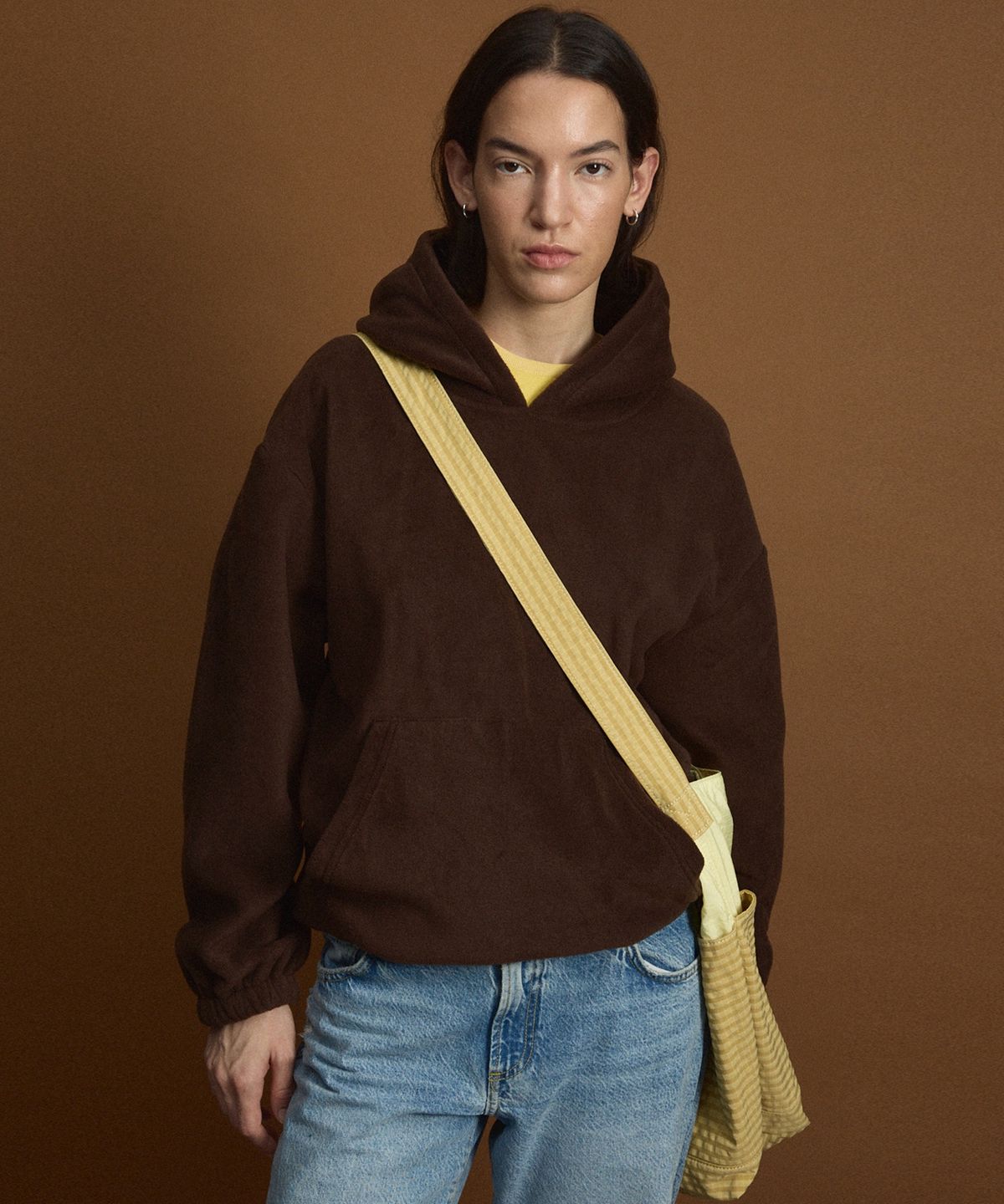 티엔지티 우먼(TNGT WOMAN) W Oversized Fleece Hooded Sweatshirt (Brown) TNTS6F101W2