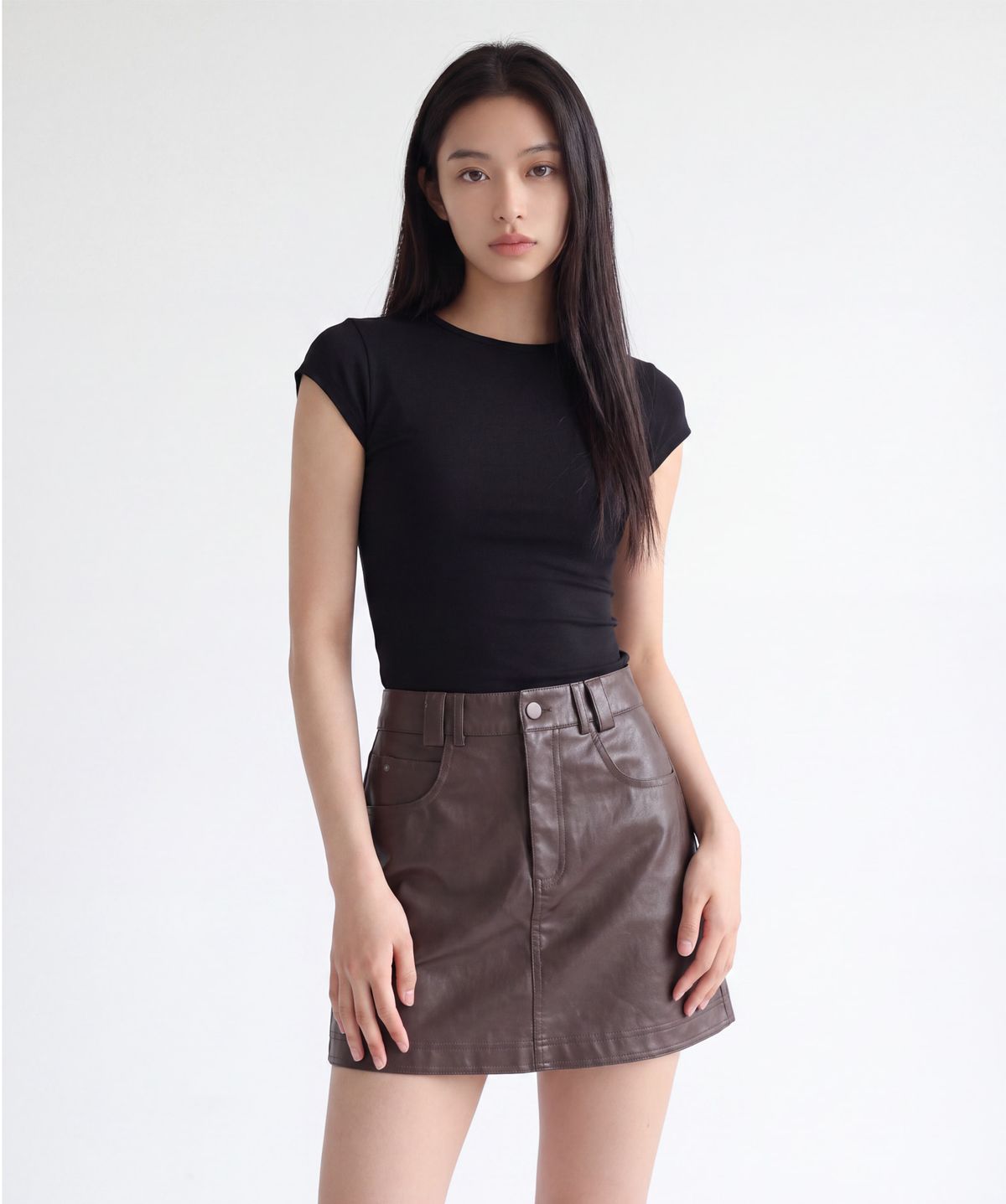 스틸스(STEELS) 홀드핏 페이크레더 스커트