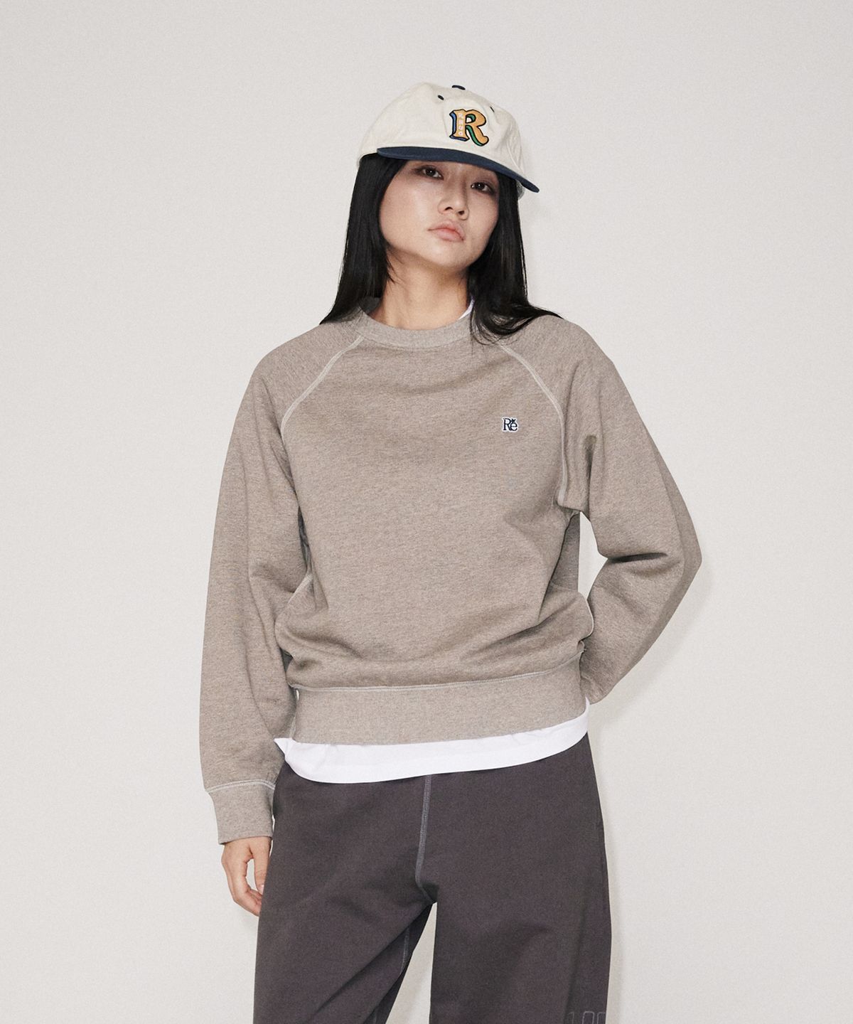 유니버스 가먼트(UNIVERSE GARMENT) 데일리 오버핏 맨투맨_OATMEAL