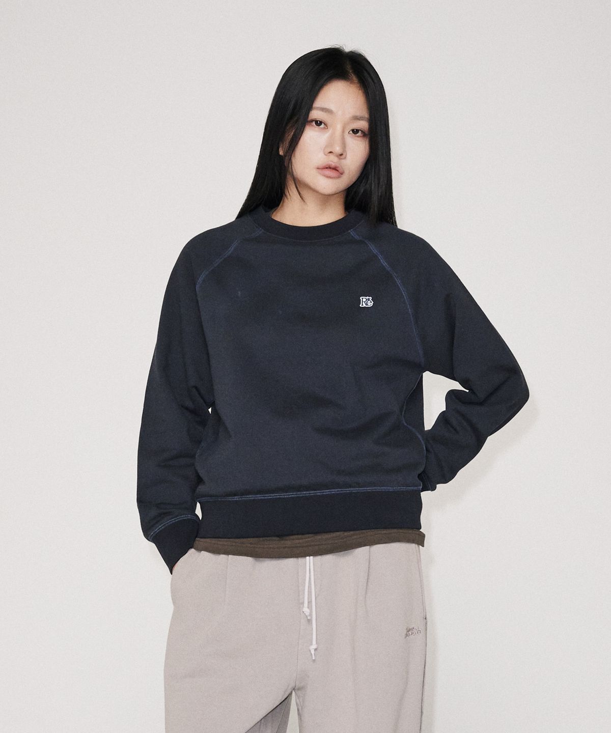 유니버스 가먼트(UNIVERSE GARMENT) 데일리 오버핏 맨투맨_NAVY