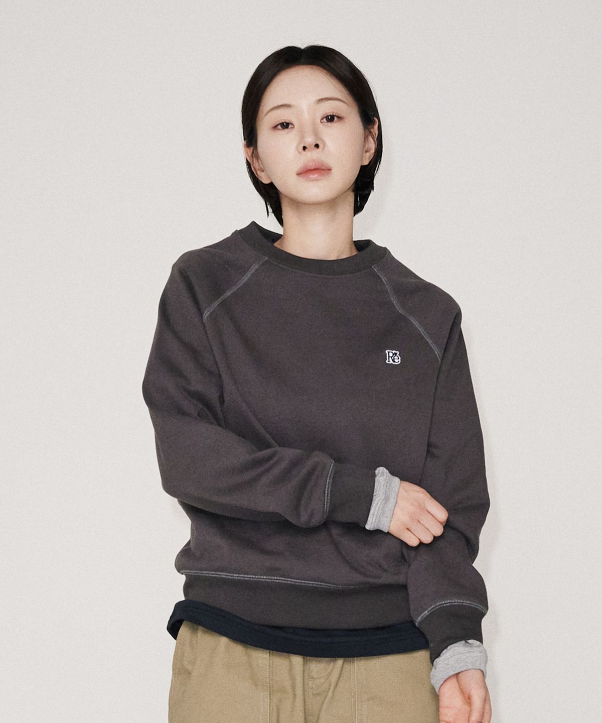 유니버스 가먼트(UNIVERSE GARMENT) 데일리 오버핏 맨투맨_CHARCOAL