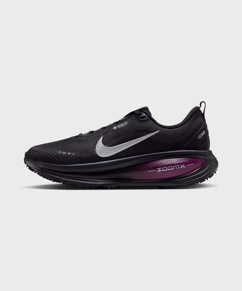 보메로 18 GORE-TEX W - 블랙:트루 베리:퍼플 펄스:메탈릭 실버 / HQ7002-005