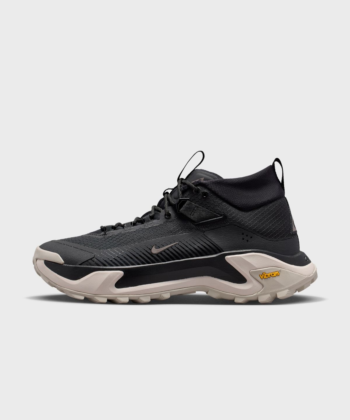 나이키(NIKE) ACG 제가마 하이크 M - 블랙:크림 II:아이언스톤 / IO7854-005