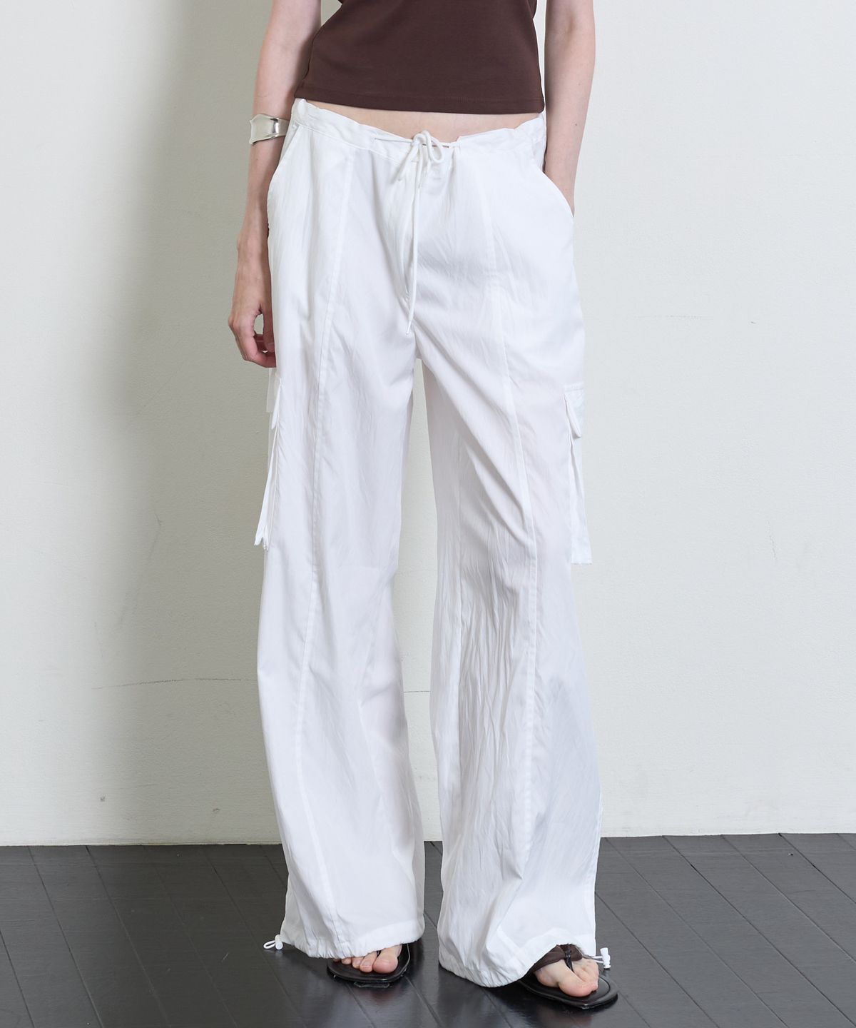누베르(NUVERE) Airy Pocket Pants Ivory