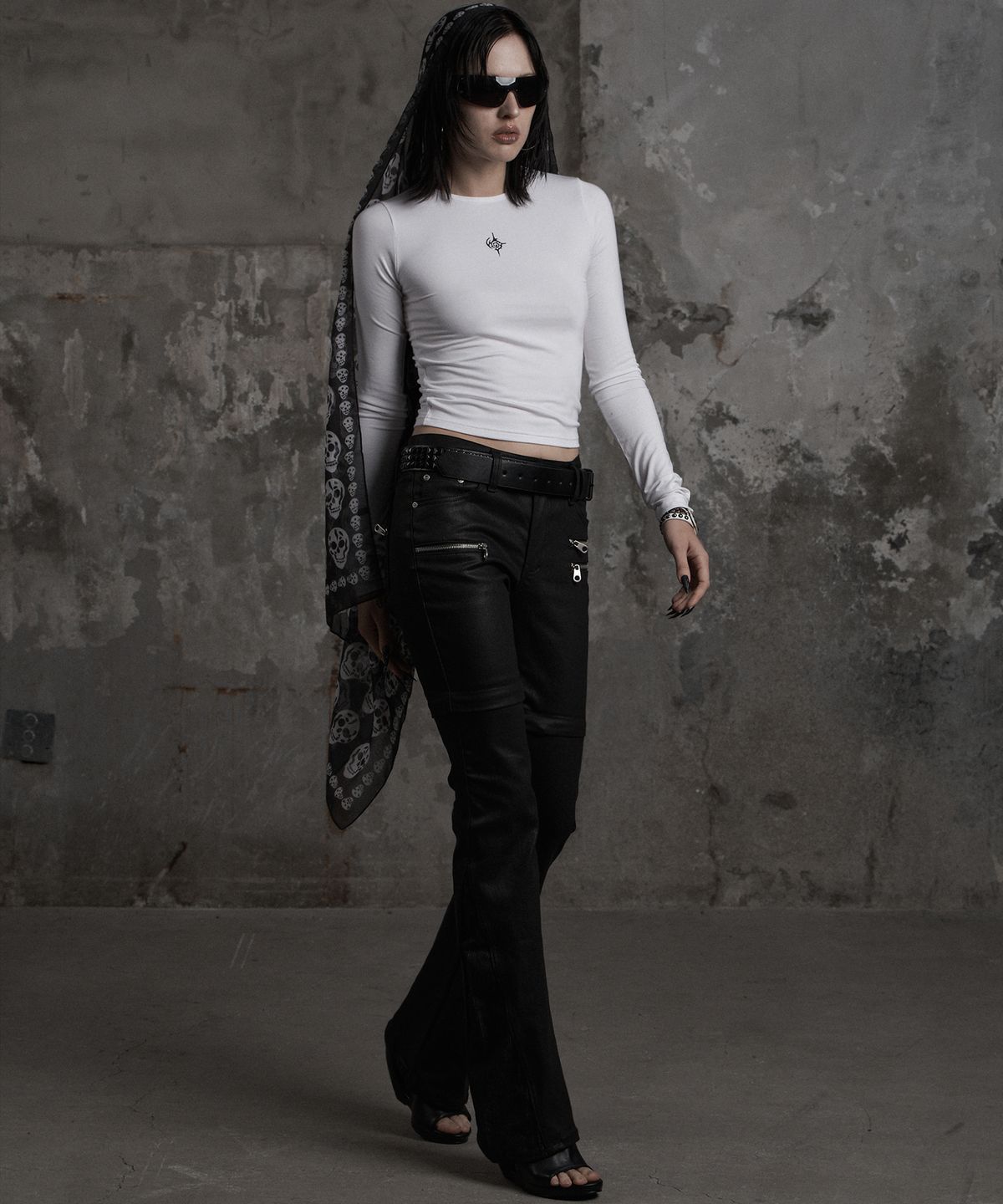 어니브(ANIV) WAXED TWO-WAY BOOTCUT PANTS BLACK