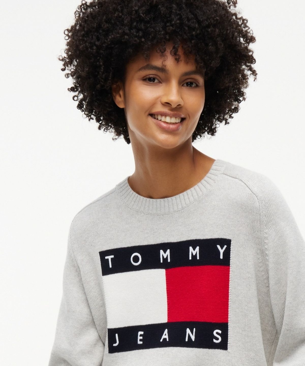 타미진스(TOMMY JEANS) 크루넥 플래그 스웨터 (T32G7KTO20TWT1P08)