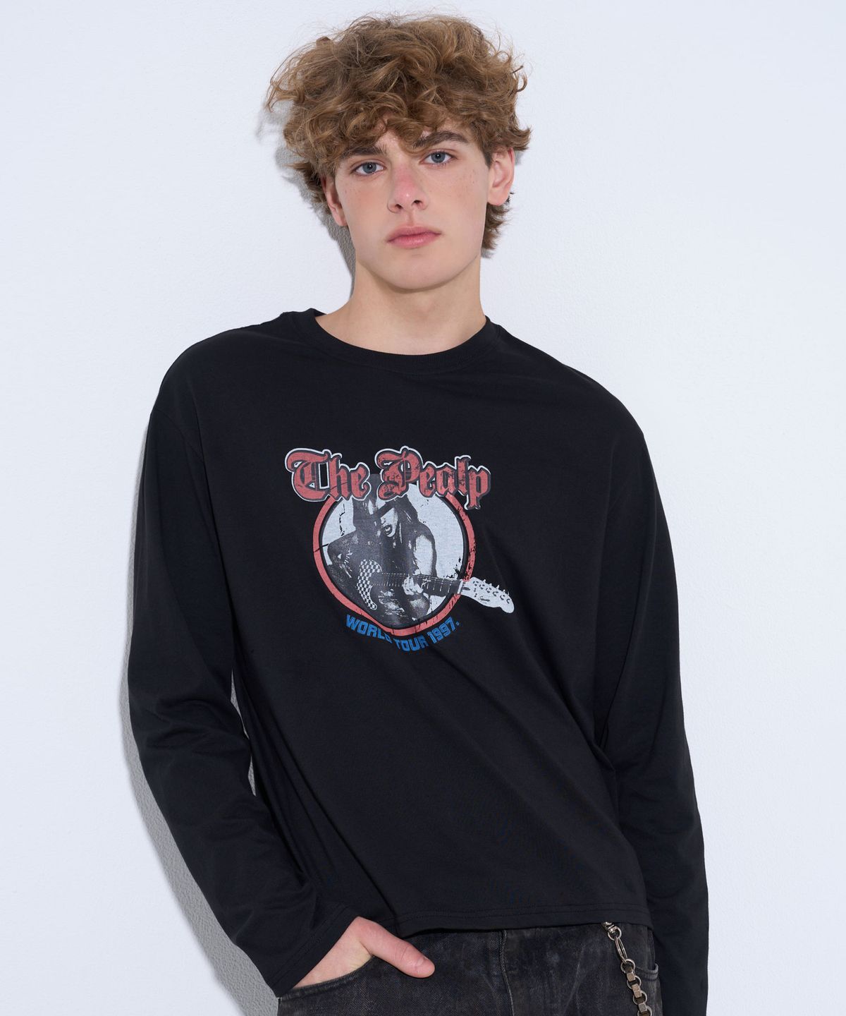 필프(PEALP) VINTAGE TOUR GRAPHIC L/S T-SHIRT 68 (BLACK)