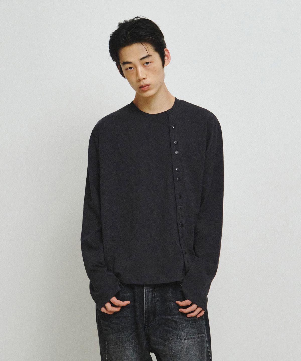 엔도어(ENDOOR) Offset Placket Long Sleeve (Dark Gray)