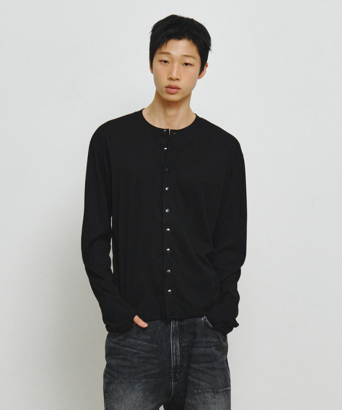 엔도어(ENDOOR) Cadence Finger Hole Cardigan (Black)