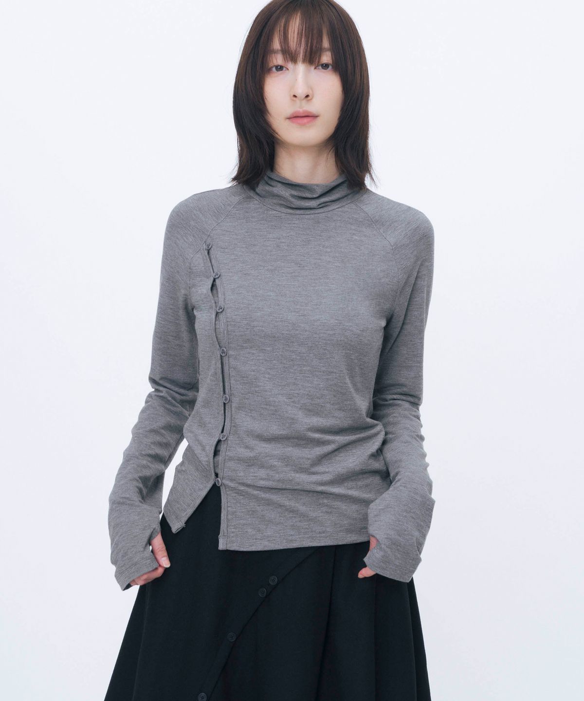 미세키서울(MISEKI SEOUL) Mock neck side button long sleeve GREY