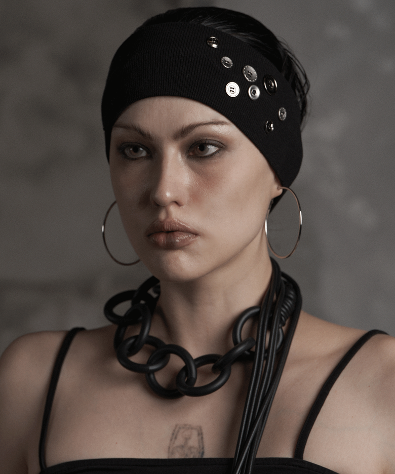 SILVER BUTTON HAIR BAND