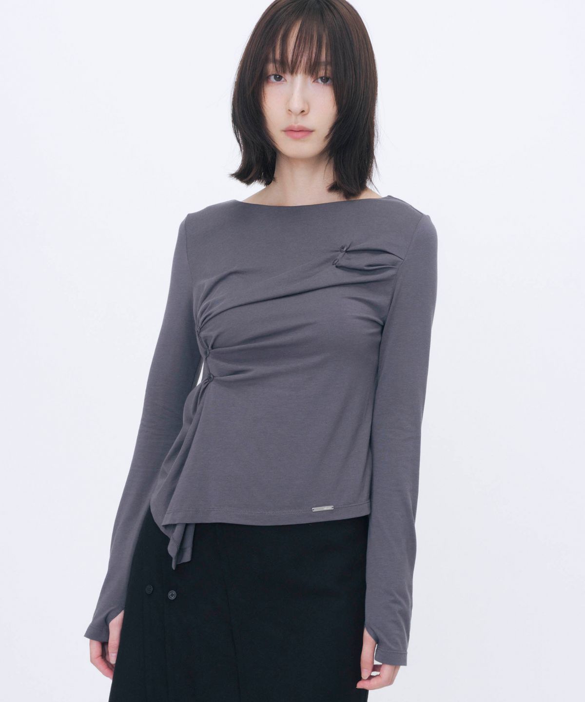 미세키서울(MISEKI SEOUL) Asymmetric draped long sleeve CHARCOAL