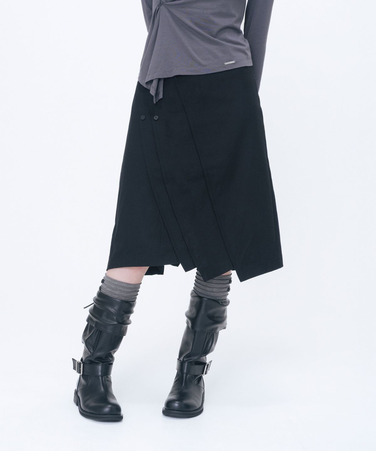 미세키서울(MISEKI SEOUL) Diagonal pleats midi skirt BLACK