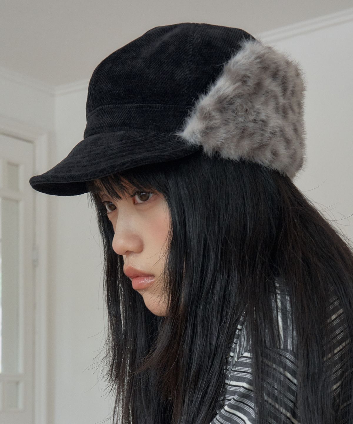 포에지담(POESIEDAME) FUR EARFLAP CAP IN FLECK BLACK