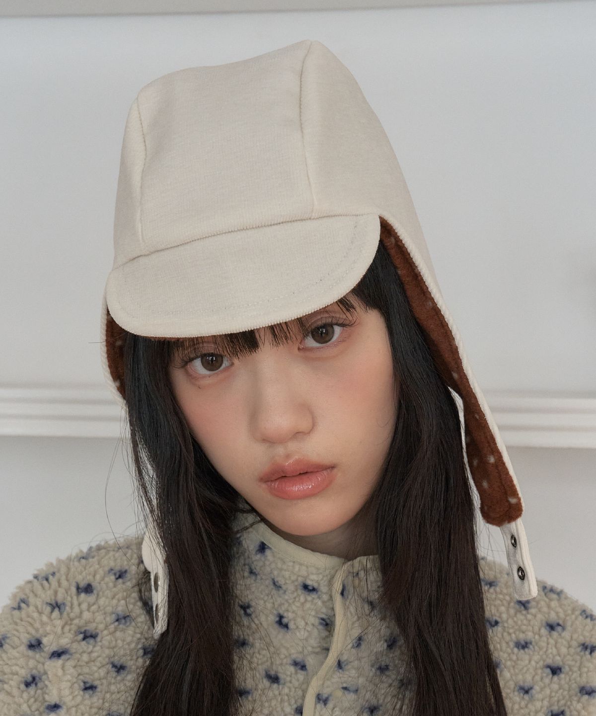 포에지담(POESIEDAME) CORDUROY EARFLAP HAT IN DOT CREAM