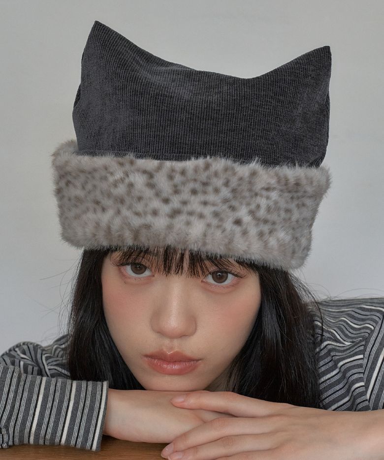TABBY FUR CAT BEANIE IN BLACK