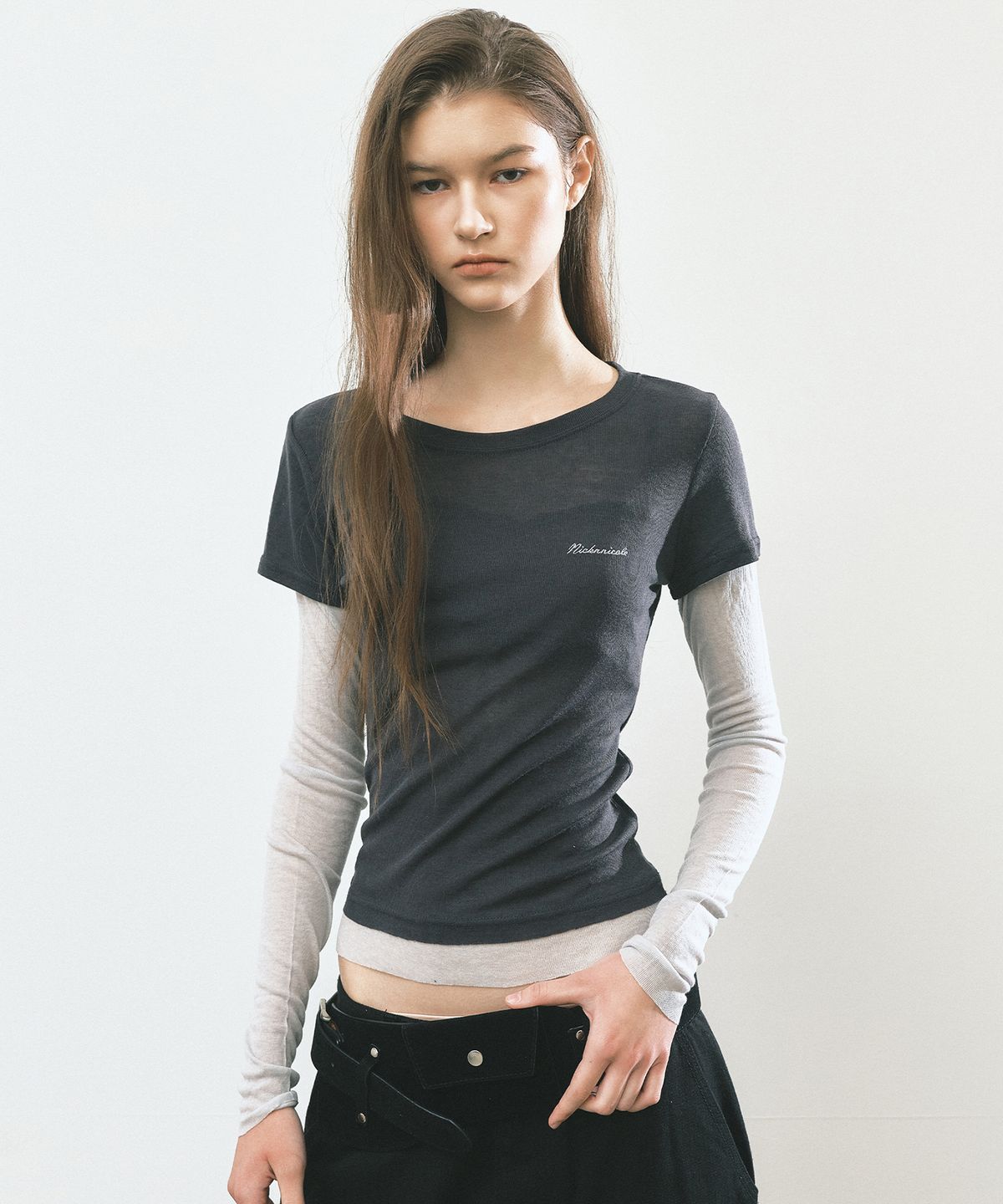 닉앤니콜(NICK&NICOLE) CONTRAST LAYERED TOP_CHARCOAL