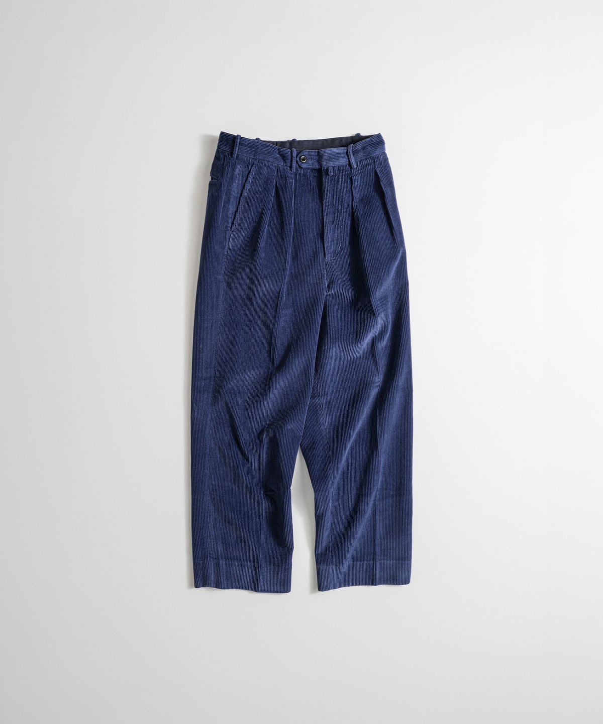 비헤비어(BEHEAVYER) WASHED CORDUROY OFFICER TROUSERS french blue