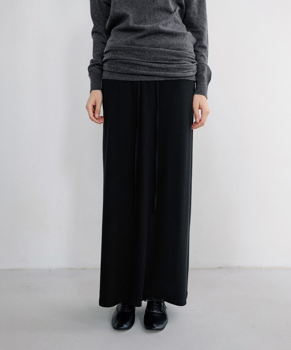 로우타이드(LOW TIDE) SOFT BRUSHED MAXI SKIRT [BLACK]