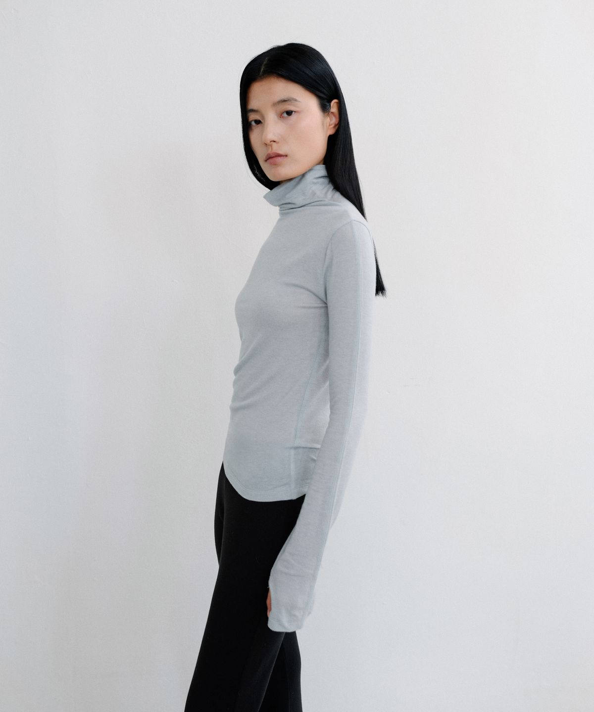 로우타이드(LOW TIDE) HIGH NECK STITCH TOP [POWDER BLUE]