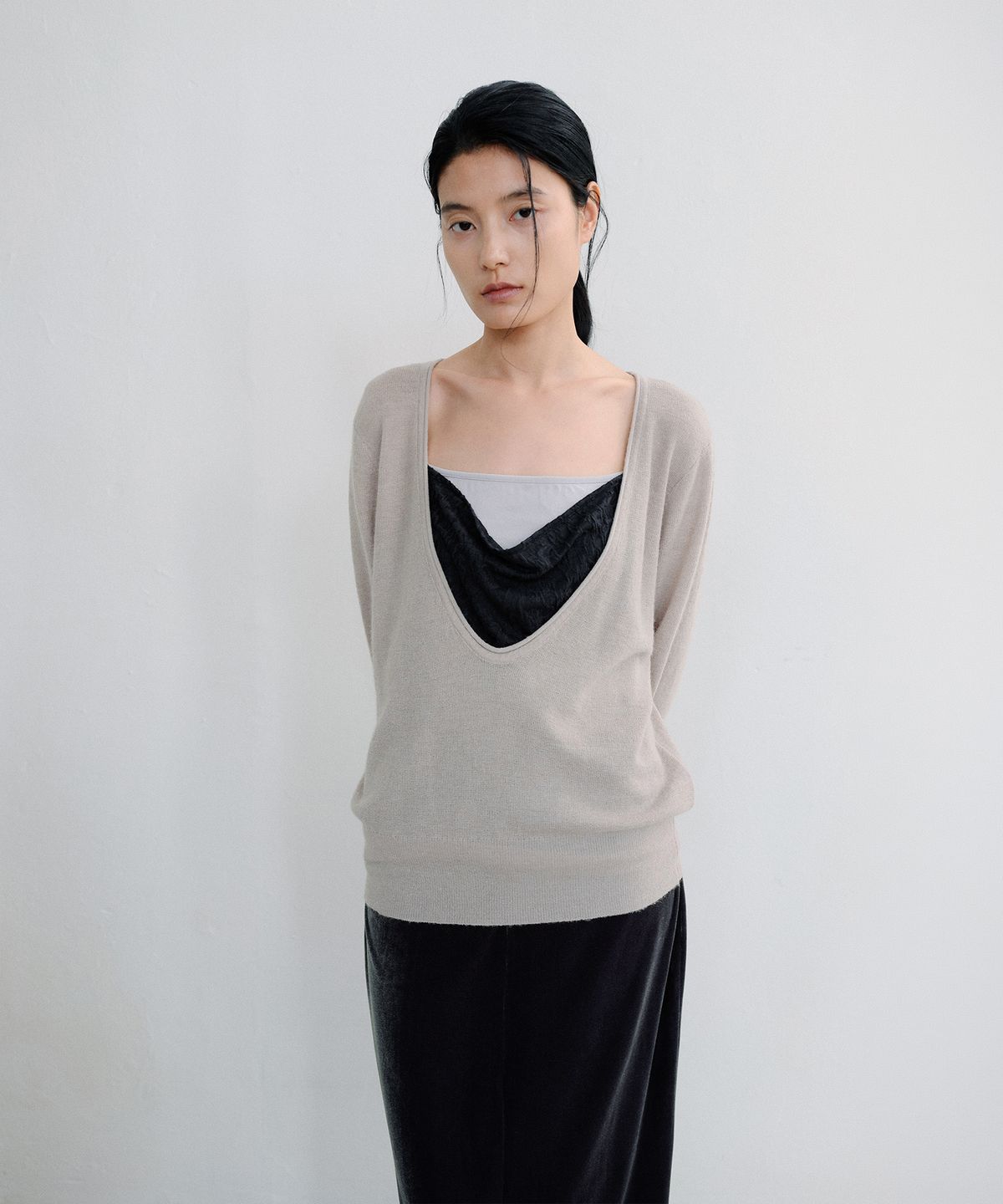 로우타이드(LOW TIDE) DEEP V NECK WARM KNIT PULLOVER [LIGHT GREY]
