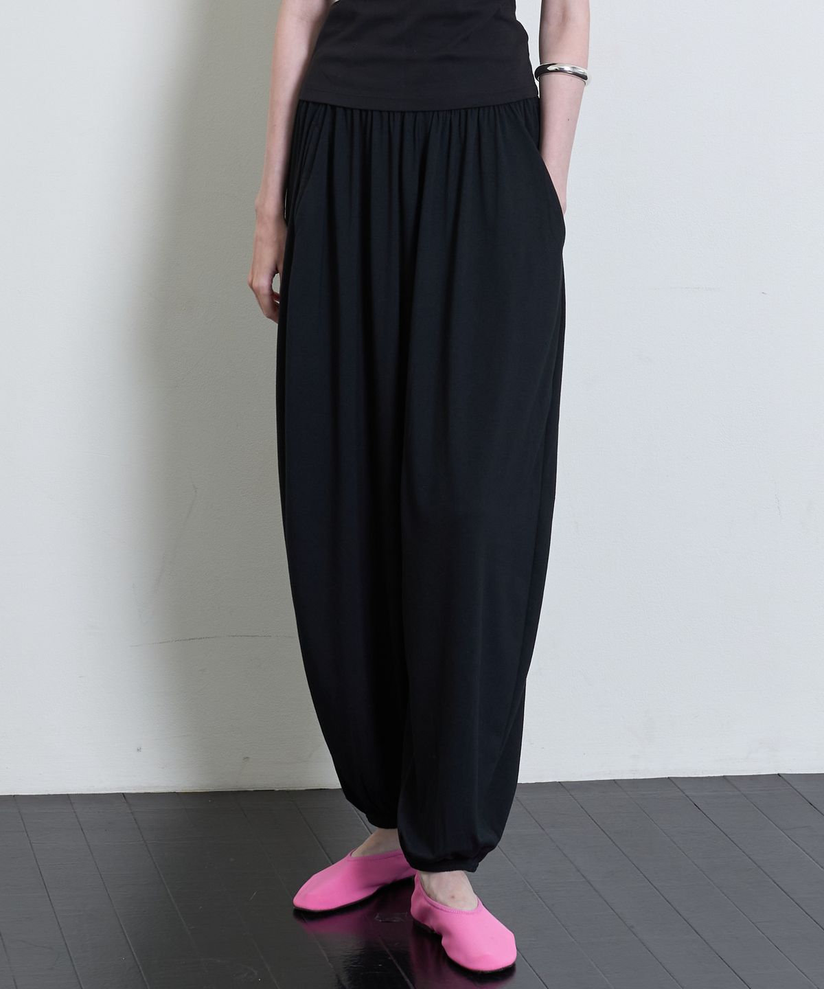 누베르(NUVERE) Free Harem Pants Black