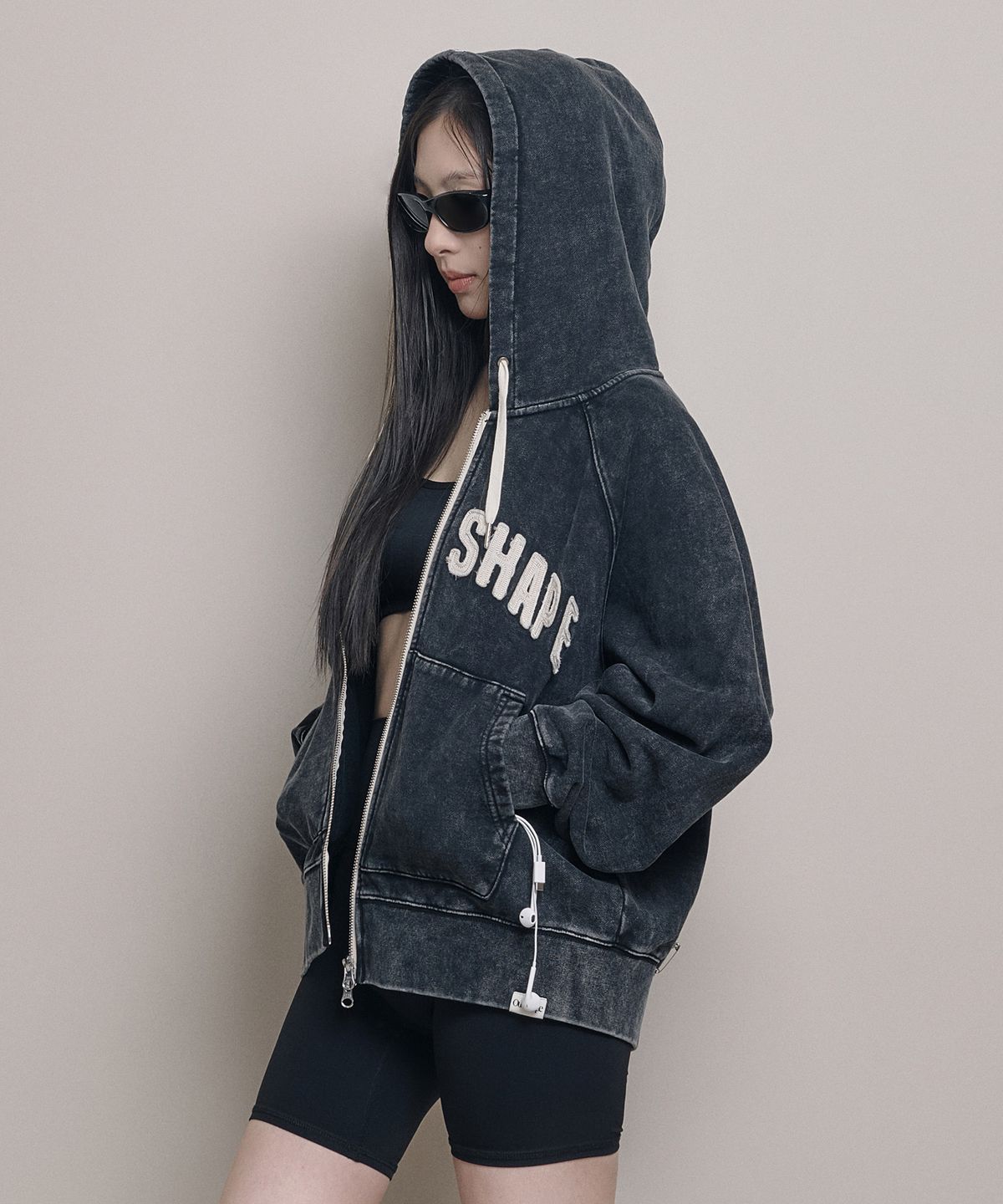아워쉐입(OURRSHAPE) OS Logo Zip Up Hoodie - Washed Black
