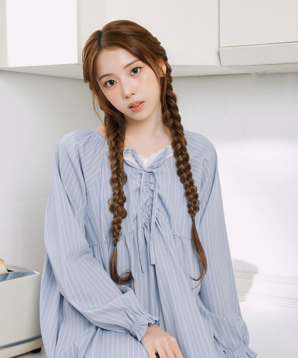 도씨(DOSSY) 실크핏 블루비 긴팔 잠옷 원피스