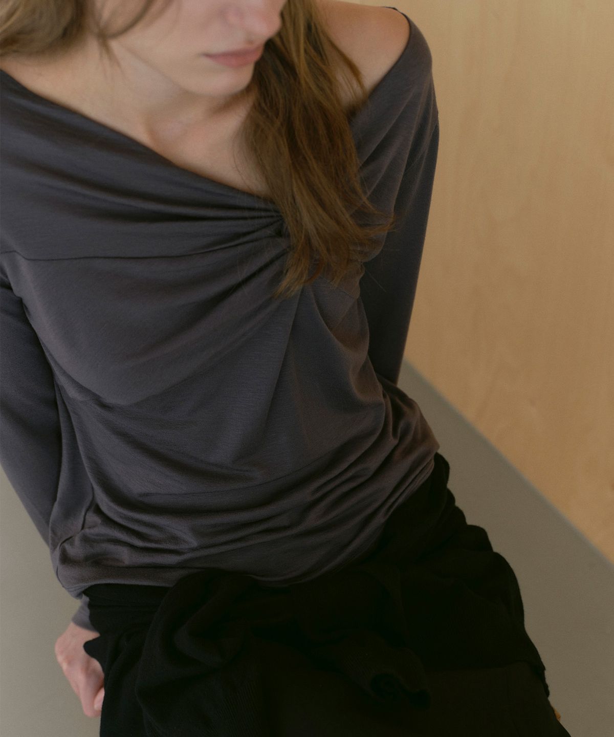 카셀(CACELE) SOFT TWIST LONG SLEEVE T-SHIRT, CHARCOAL