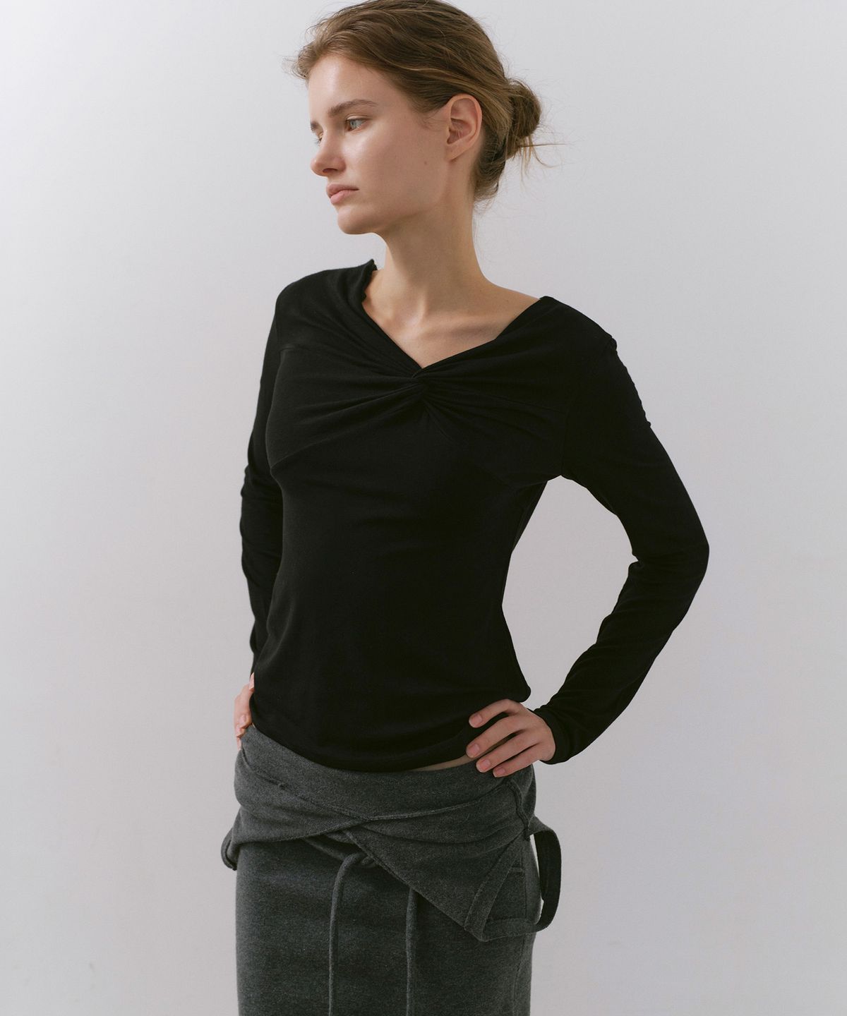 카셀(CACELE) SOFT TWIST LONG SLEEVE T-SHIRT, BLACK