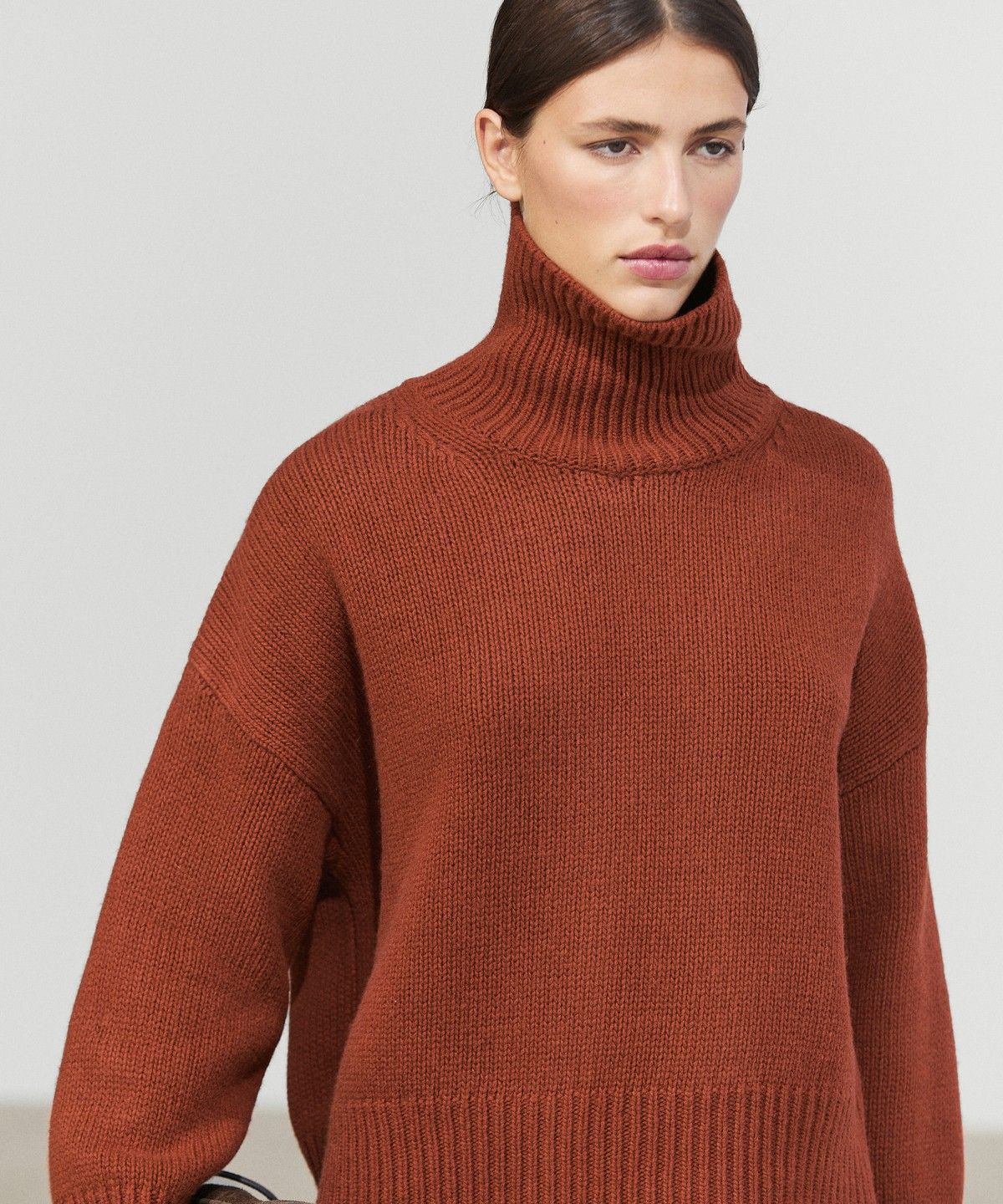 마시모두띠(MASSIMO DUTTI) 100% 울 오버사이즈 터틀넥 니트 스웨터
