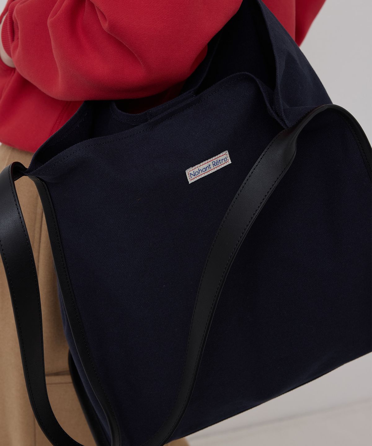 노앙(NOHANT) PIPING CARRYALL CAMPUS BAG NAVY