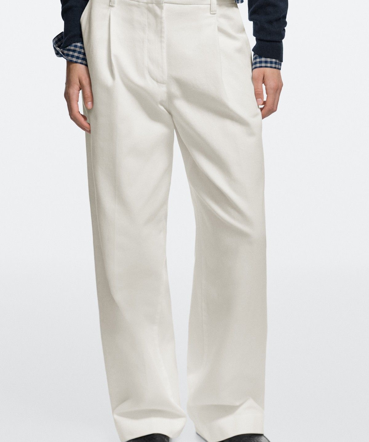 마시모두띠(MASSIMO DUTTI) 로우라이즈 핀턱 와이드 레그 팬츠