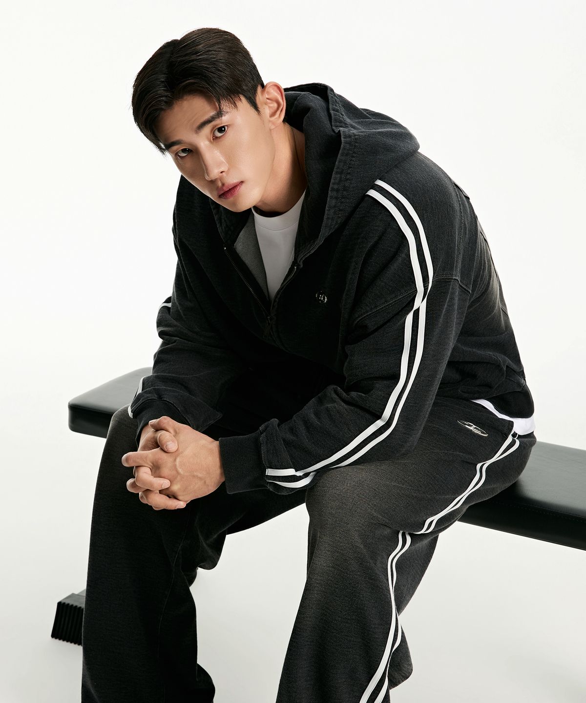 본투윈(BORN TO WIN) DENIM LIKE TRACK LINE HOODIE ZIP-UP [BLACK DENIM]