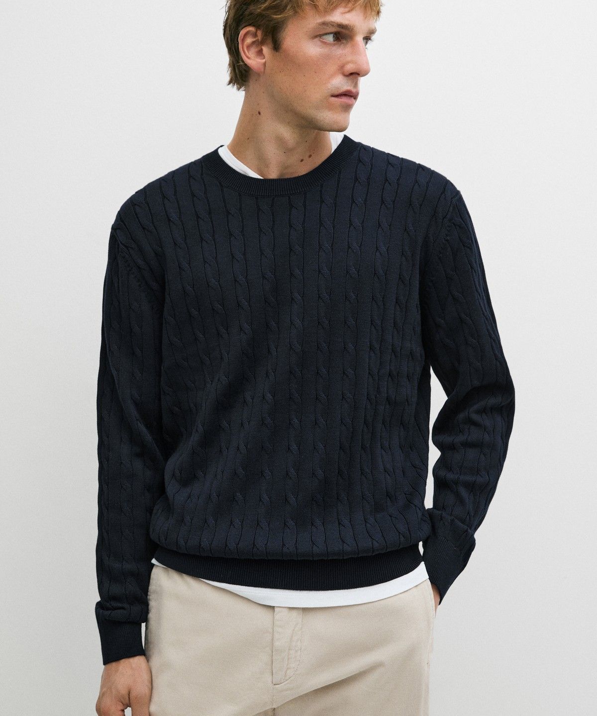 마시모두띠(MASSIMO DUTTI) 케이블 니트 라운드넥 스웨터