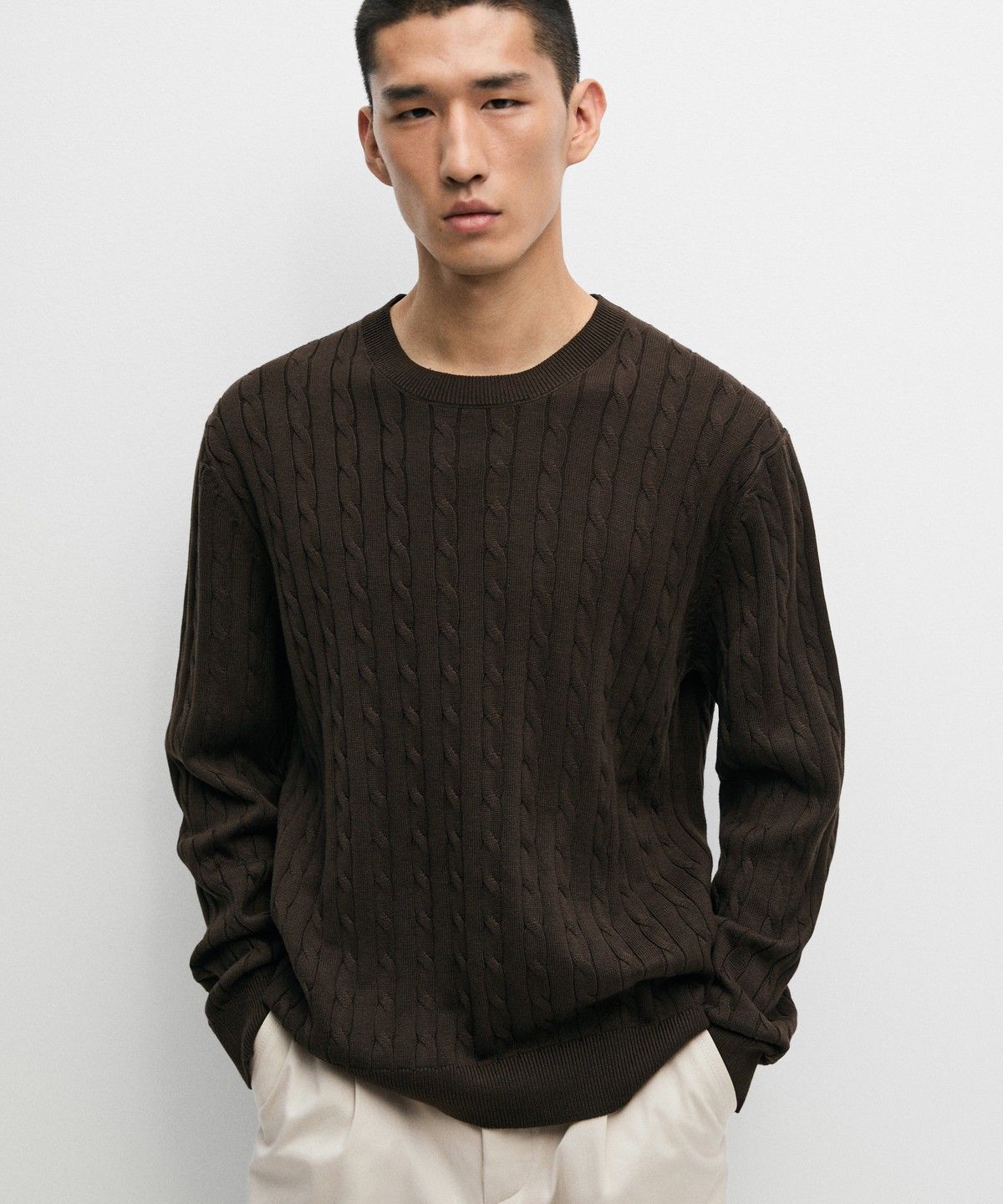 마시모두띠(MASSIMO DUTTI) 케이블 니트 라운드넥 스웨터