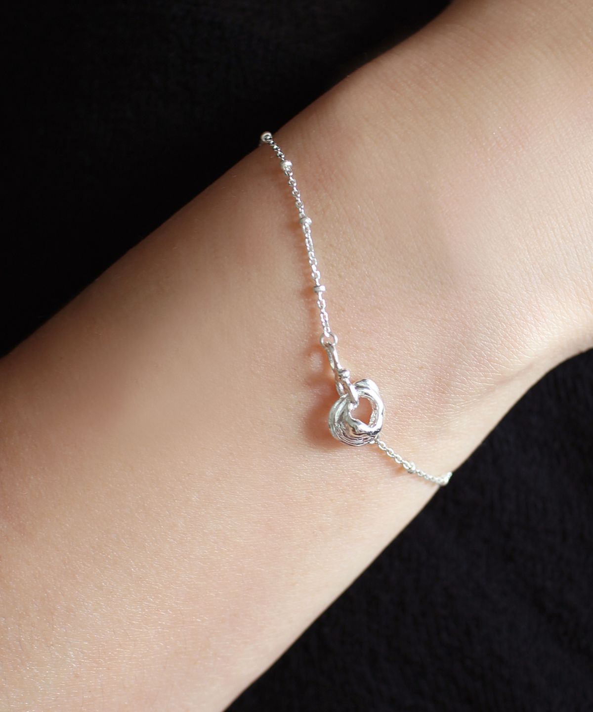 너울(NEOUL) Tide Loop Bracelet
