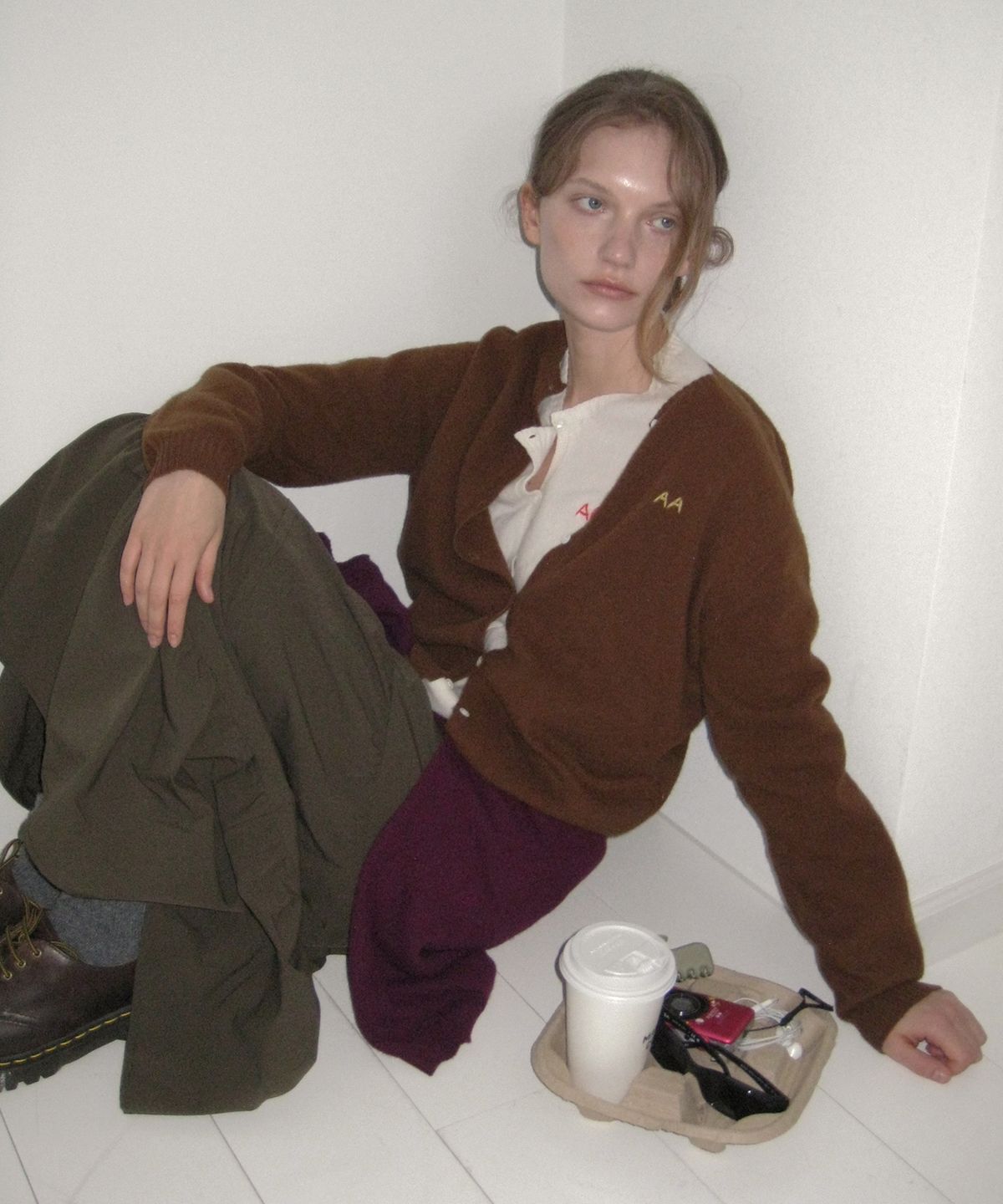 어패럴아카이브(APPAREL ARCHIVE) Crayon wool round cardigan - Brown