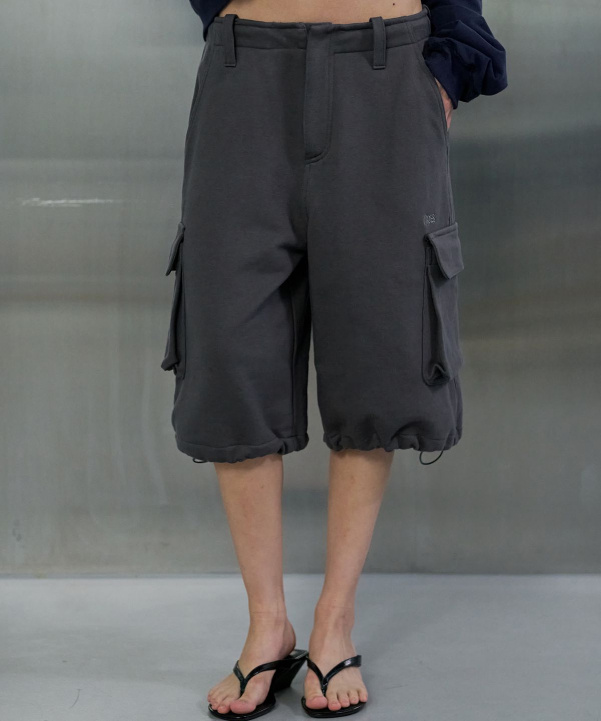 오데스(ORDES) LINDA SWEAT CARGO PANTS - CHARCOAL