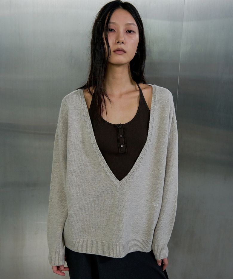 DEEP V-NECK SWEATER - OATMEAL